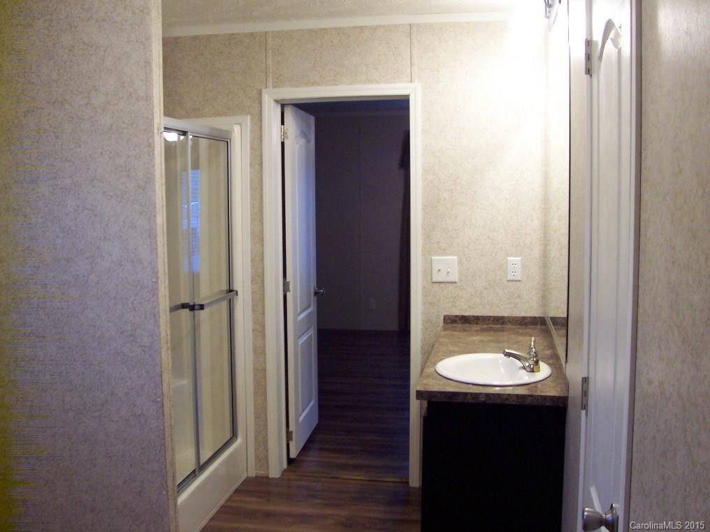12 Howard Lane - Photo 8