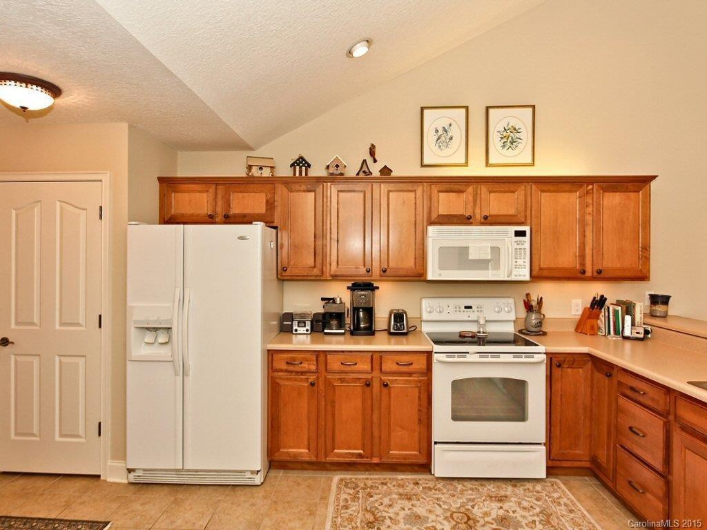 29 Cameo Drive #32-B - Photo 11