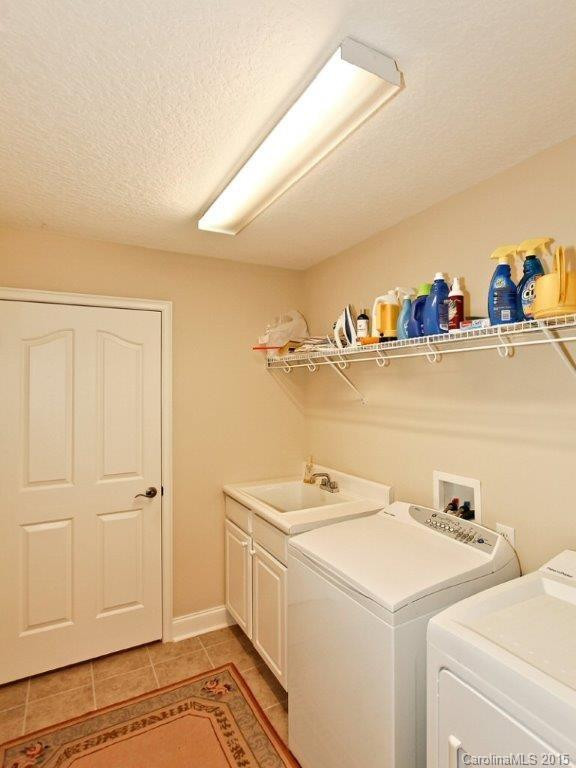 29 Cameo Drive #32-B - Photo 14
