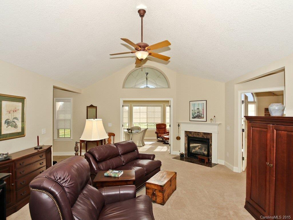 29 Cameo Drive #32-B - Photo 15