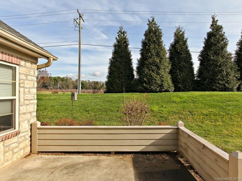 29 Cameo Drive #32-B - Photo 3