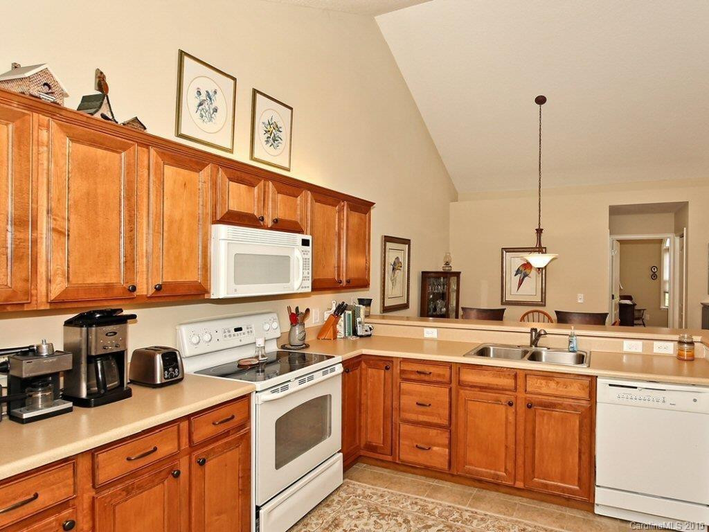 29 Cameo Drive #32-B - Photo 10