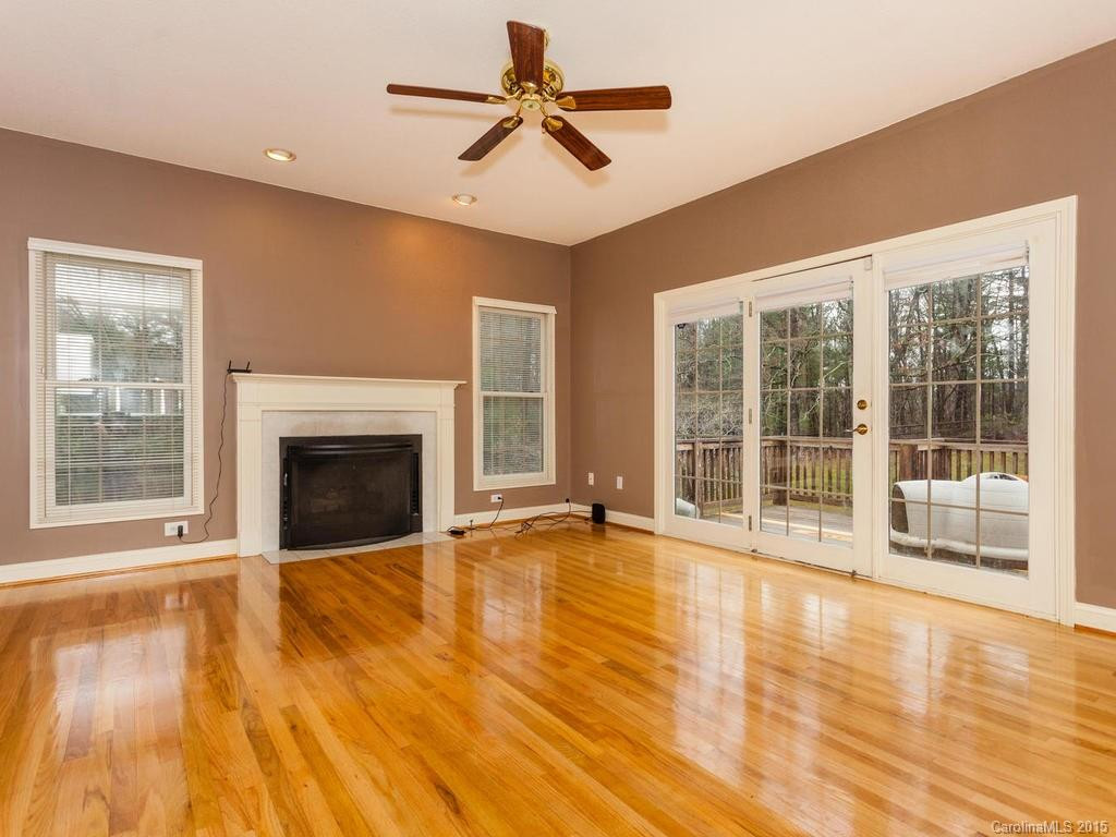 203 Weston Way - Photo 2