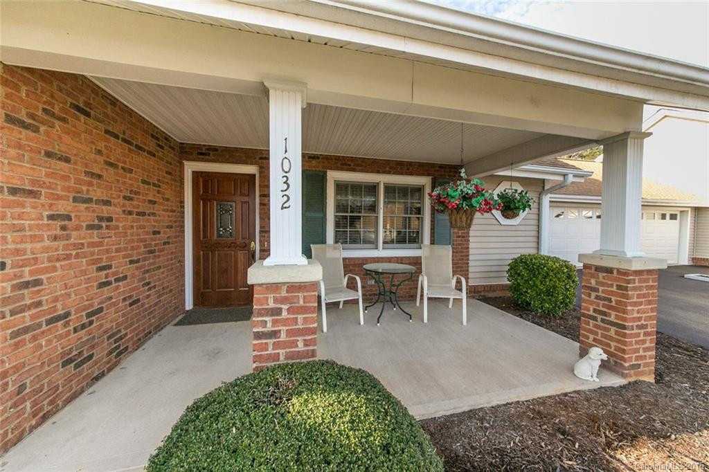 1032 Saddlebrook Drive #27 - Photo 2