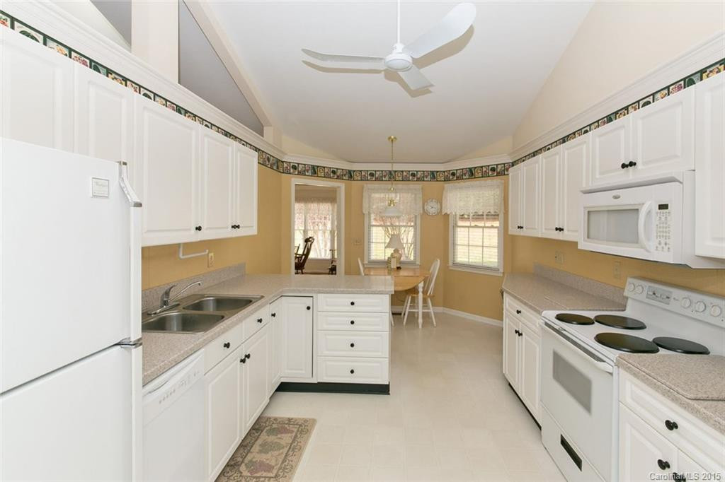1032 Saddlebrook Drive #27 - Photo 12