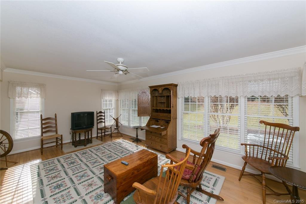 1032 Saddlebrook Drive #27 - Photo 9