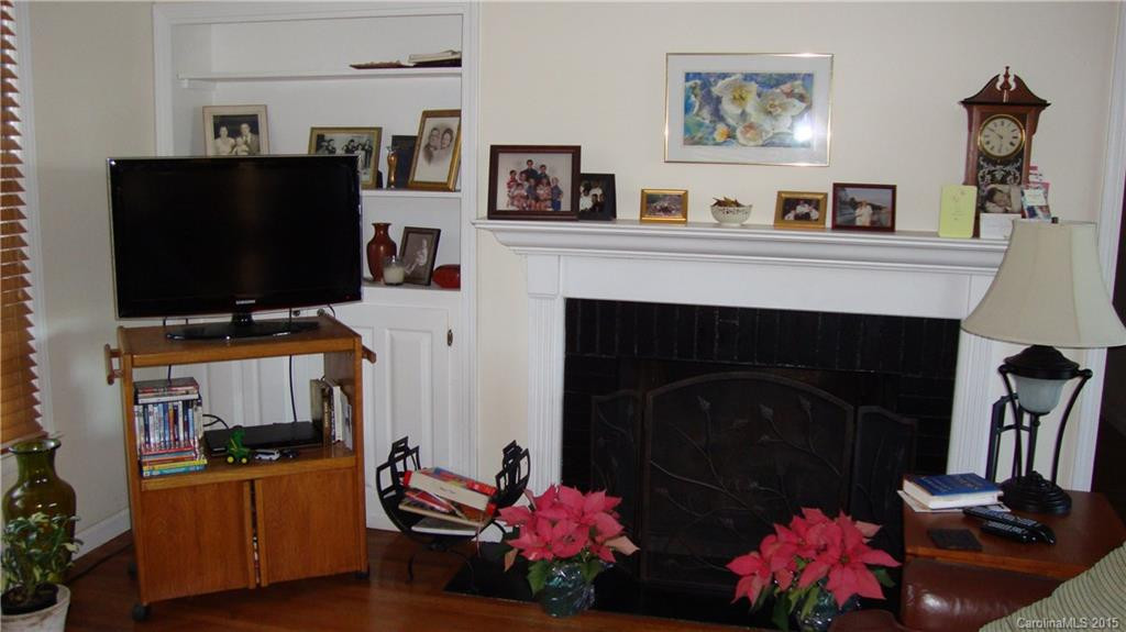 121 Briarwood Lane - Photo 2