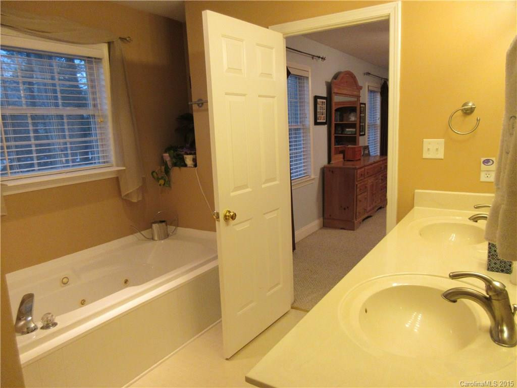 9 Collenwood Road - Photo 18