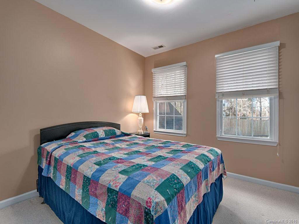 23 Collenwood Road - Photo 8