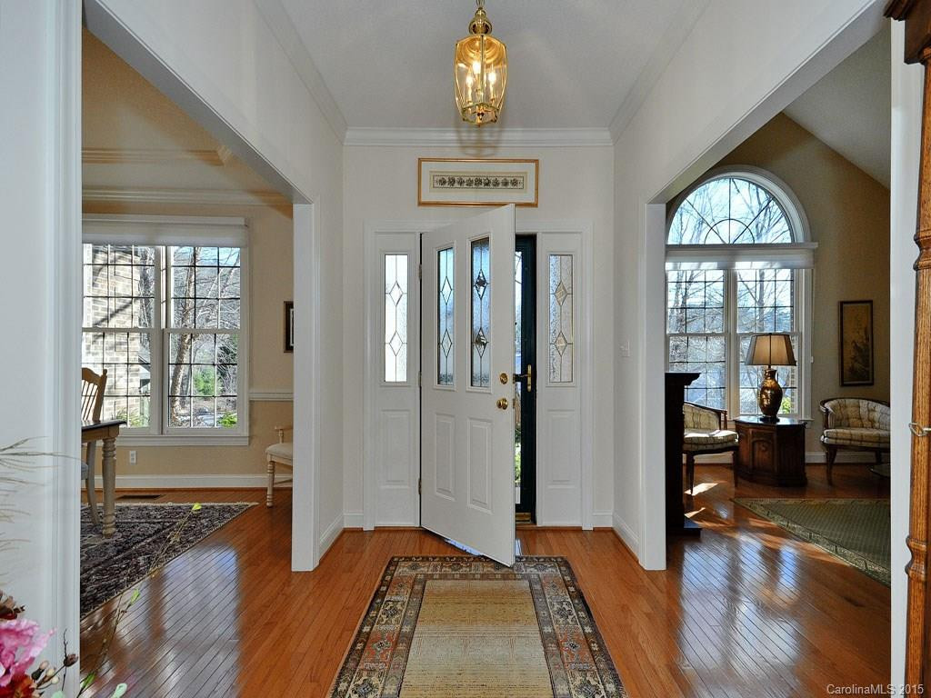 8 Ridgemont Drive - Photo 2