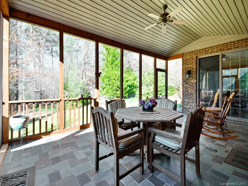 8 Ridgemont Drive - Photo 18