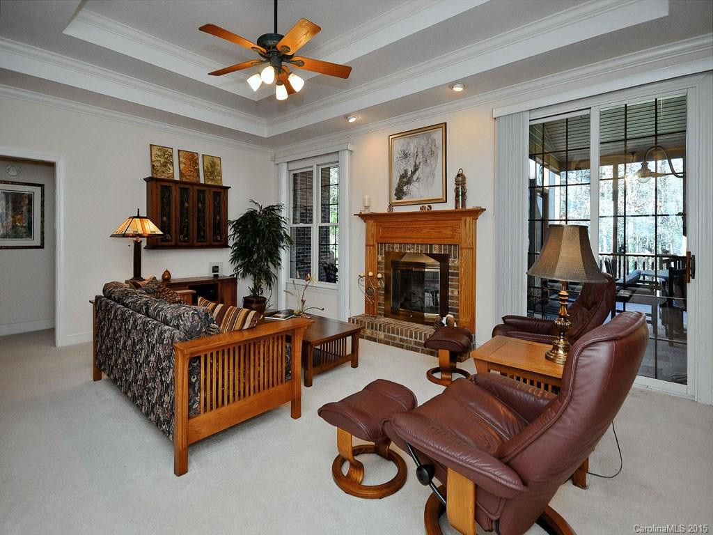 8 Ridgemont Drive - Photo 3