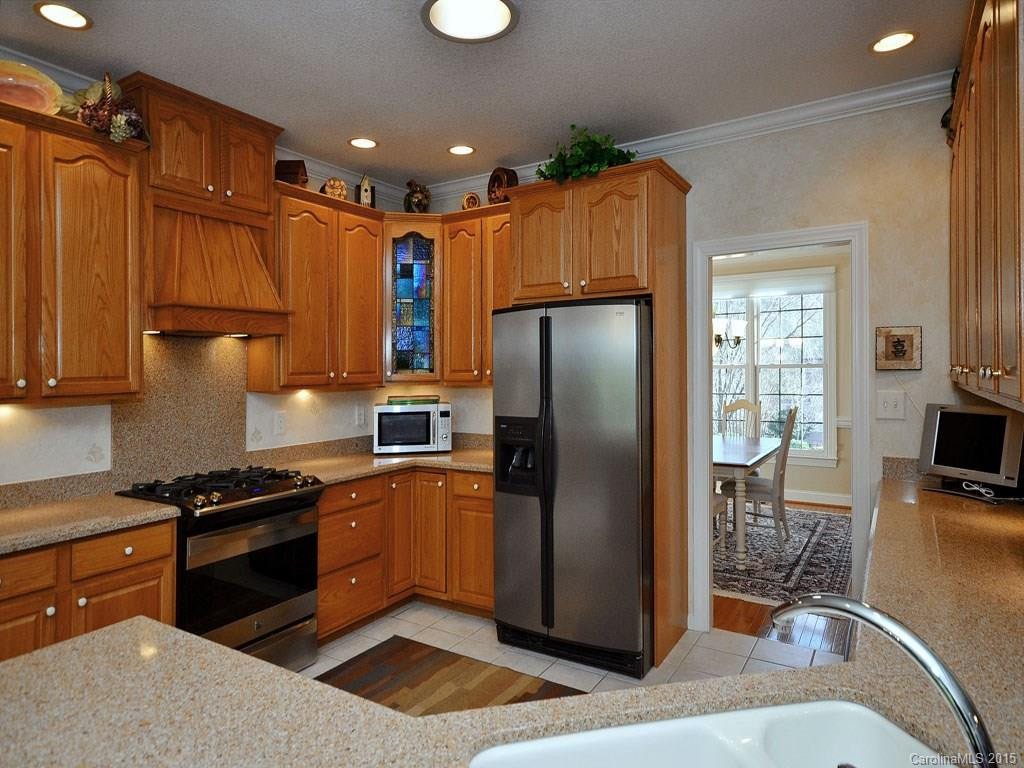 8 Ridgemont Drive - Photo 5