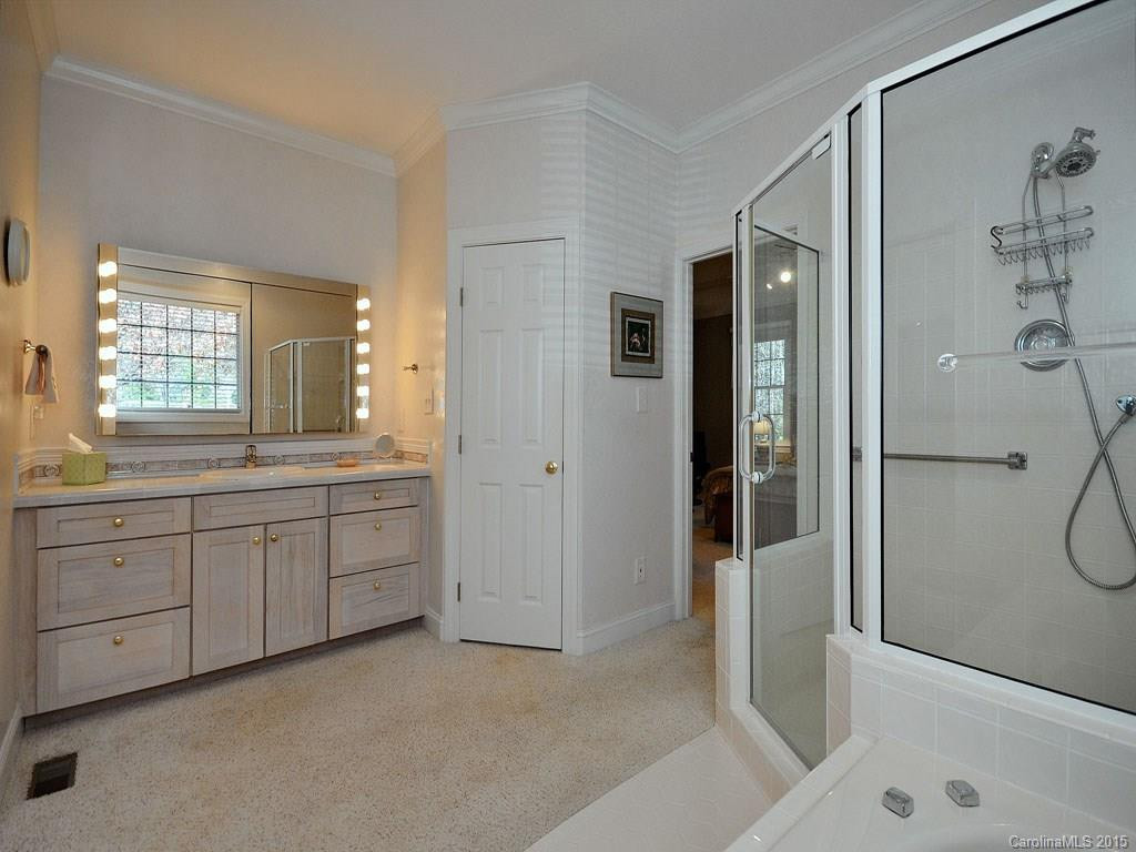 8 Ridgemont Drive - Photo 9