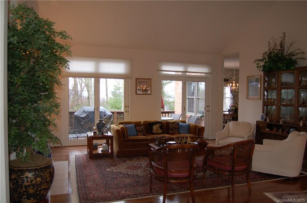 118 Founders Drive - Photo 4
