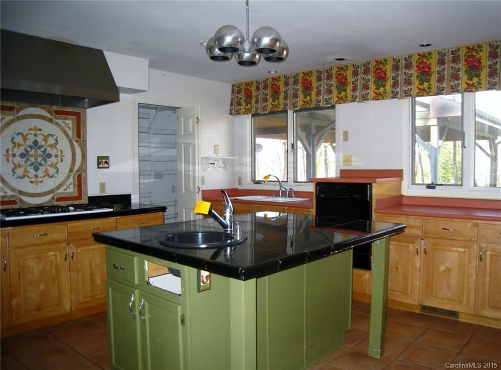 3521 Howard Gap Road - Photo 4