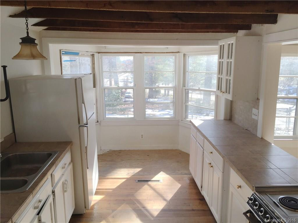 710 Pace Road - Photo 4