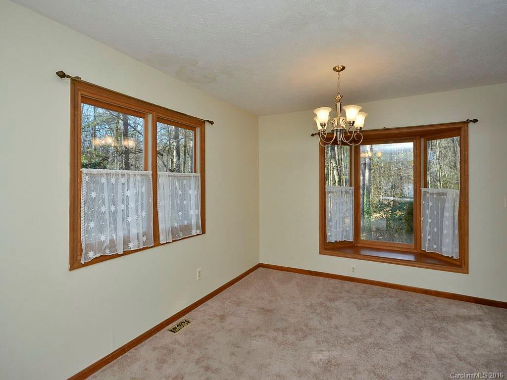 414 Foxhall Road - Photo 4