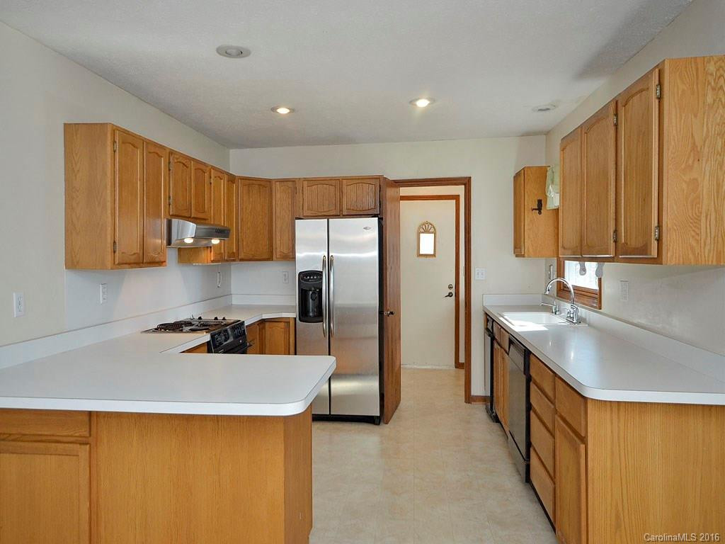 414 Foxhall Road - Photo 5