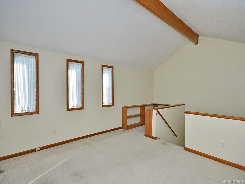 414 Foxhall Road - Photo 10