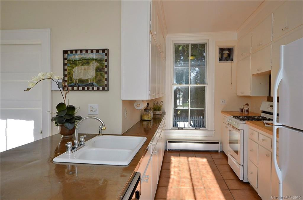 310 Vanderbilt Road - Photo 11