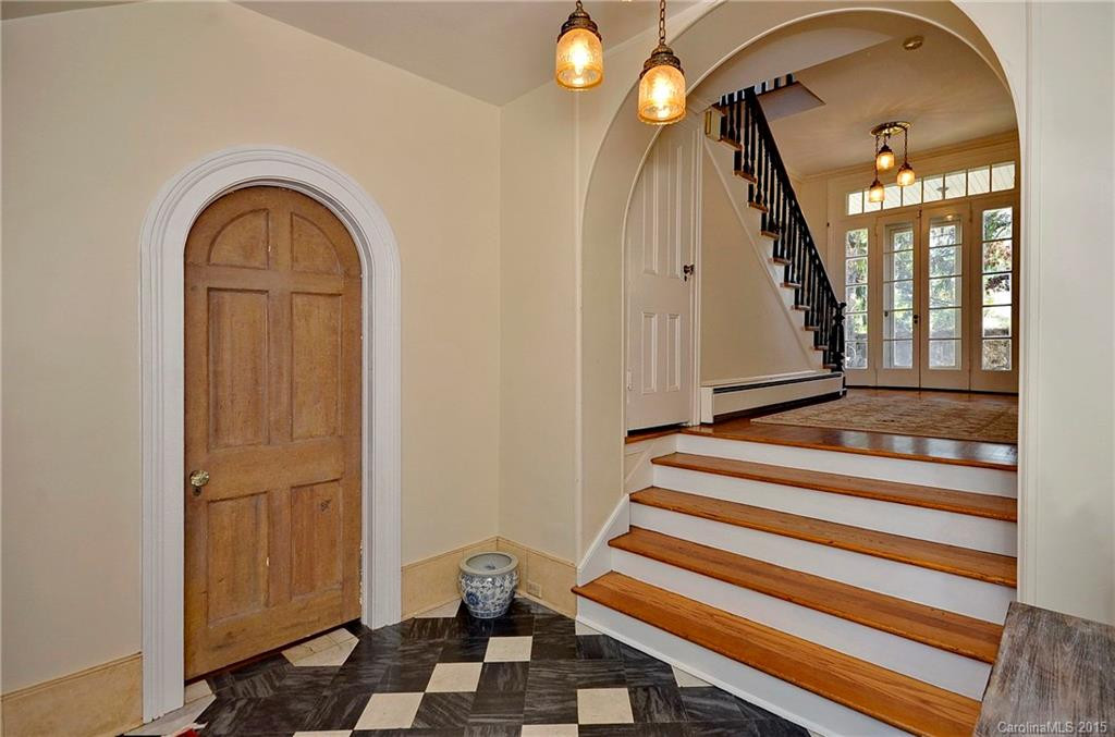 310 Vanderbilt Road - Photo 3