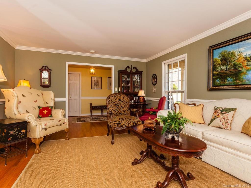 510 Windsor Road - Photo 3