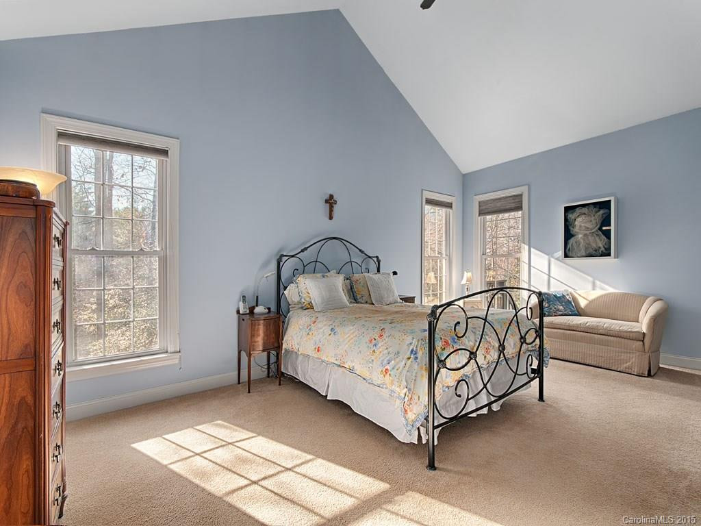 1054 Columbine Road - Photo 15