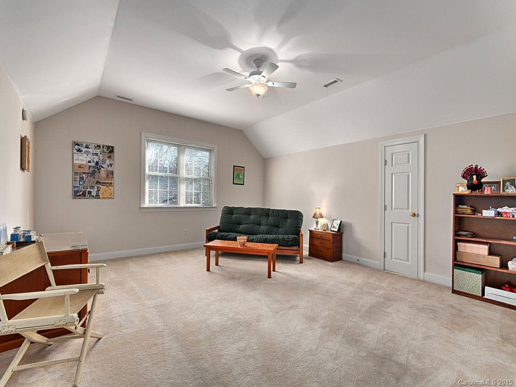1054 Columbine Road - Photo 18