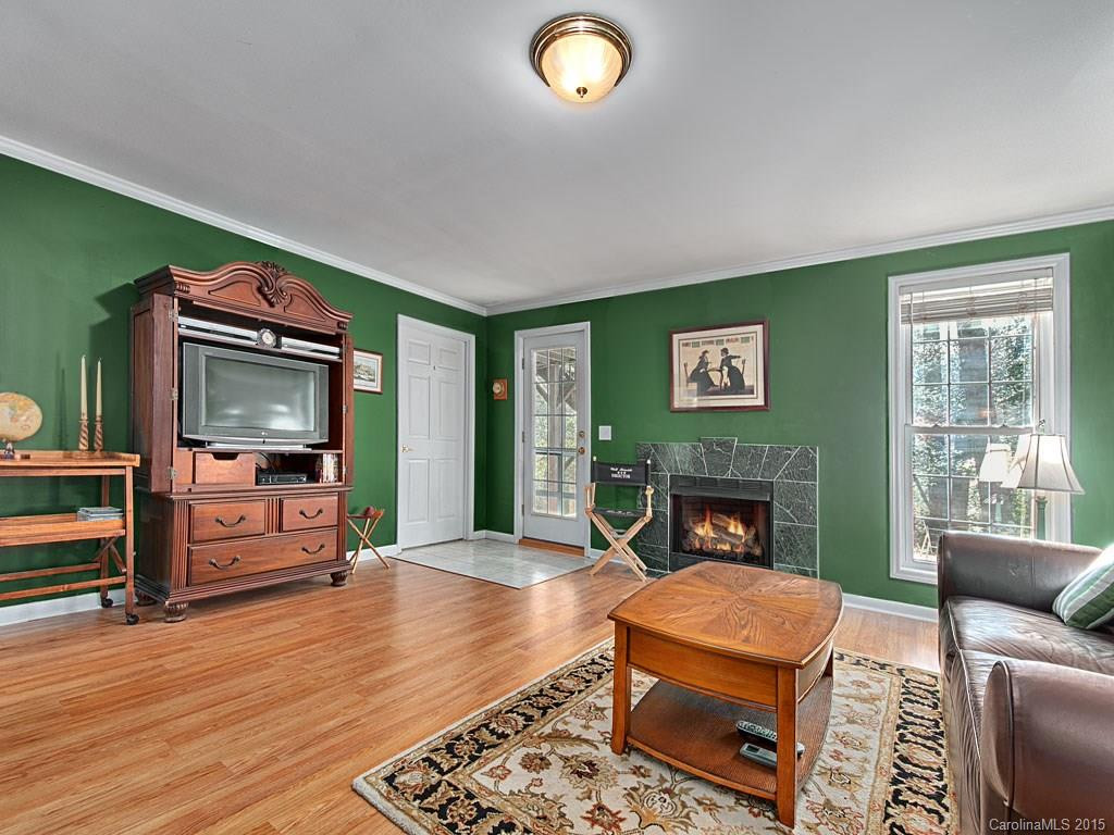 1054 Columbine Road - Photo 20