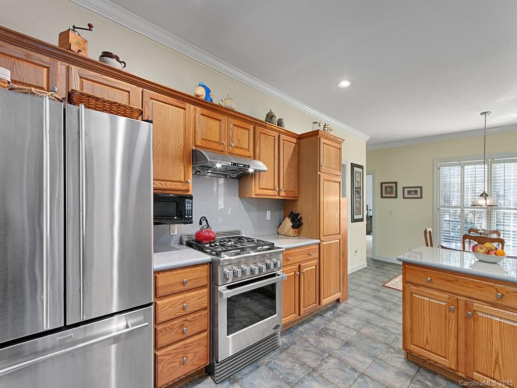 1054 Columbine Road - Photo 8