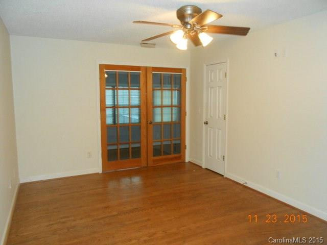 888 Plantation Drive - Photo 14