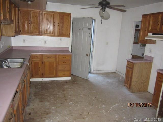 28 Loomis Avenue - Photo 2