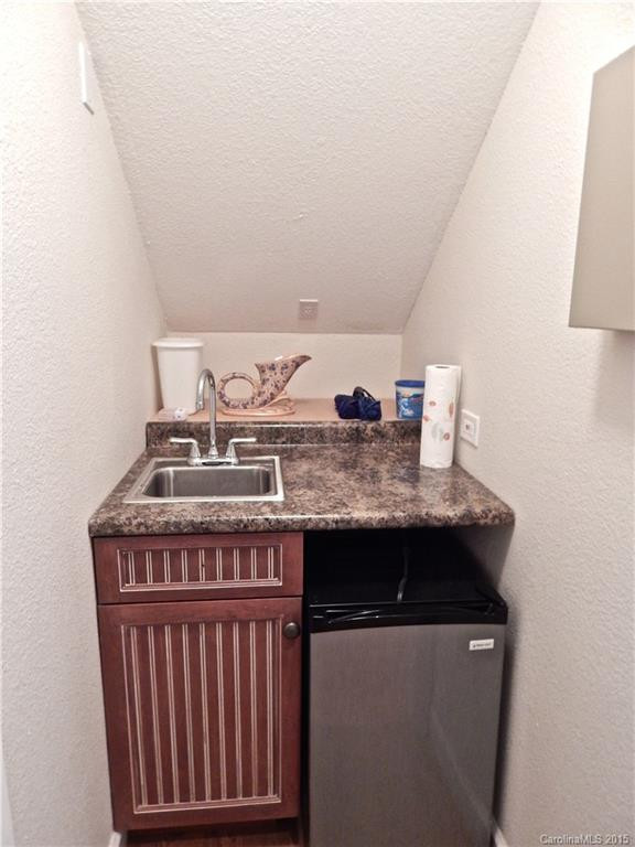 330 Mountain Laurel None - Photo 13