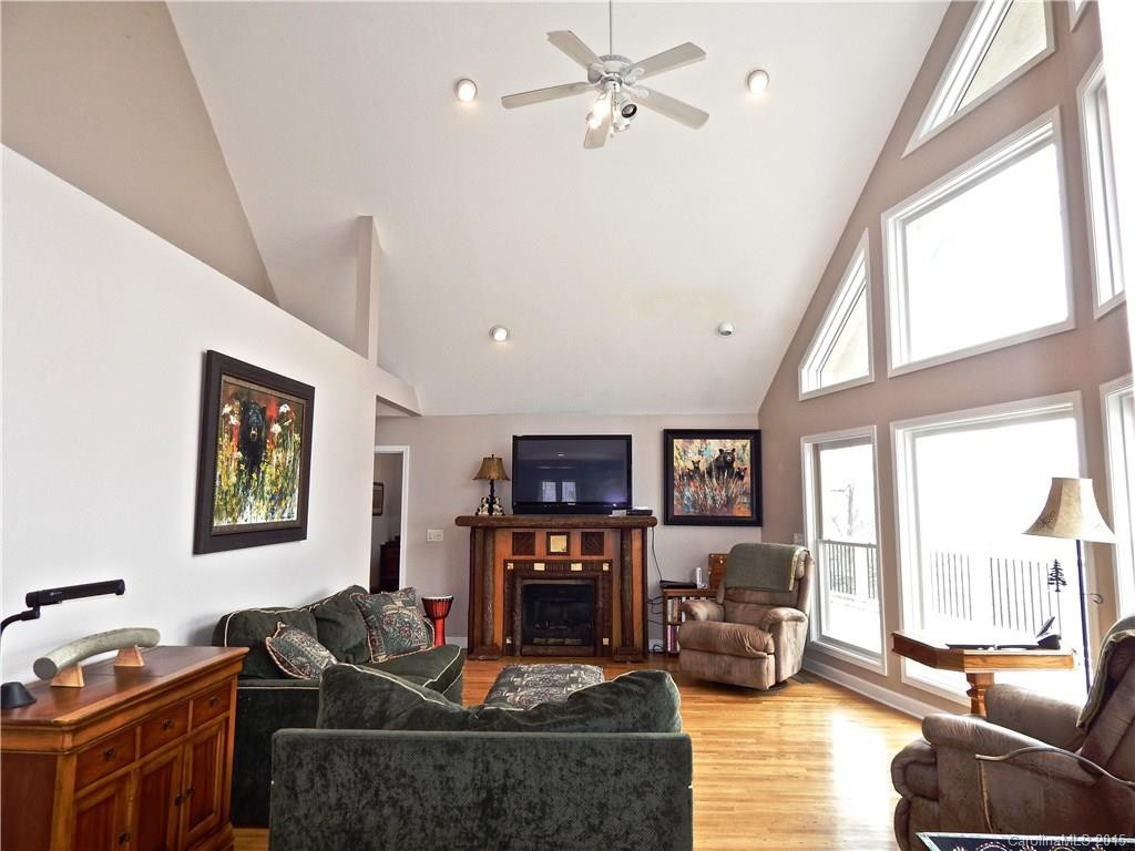 330 Mountain Laurel None - Photo 3