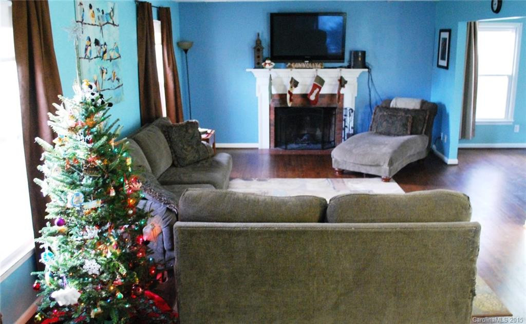 501 Bailey Street - Photo 2