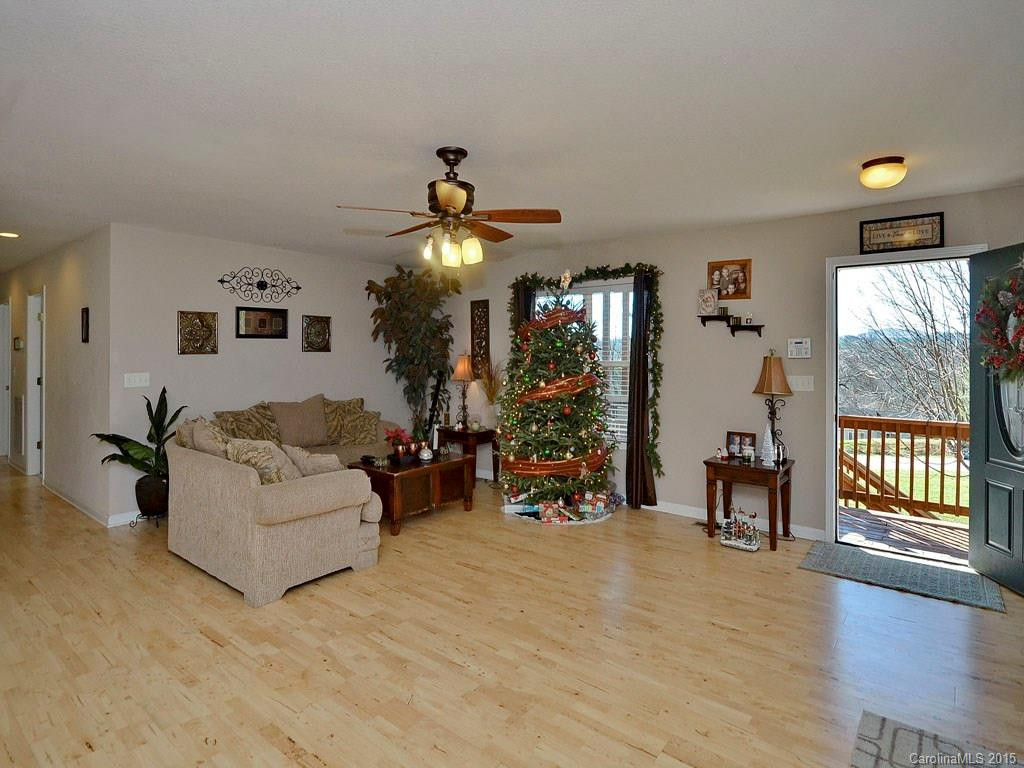 312 Queen Street - Photo 2