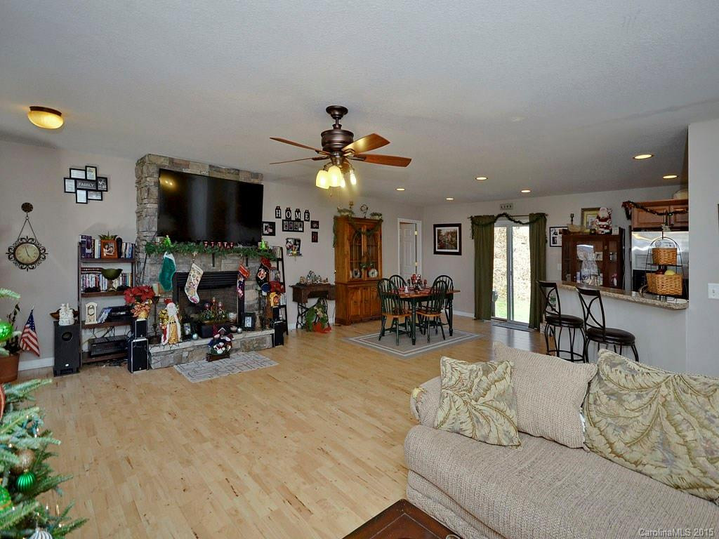 312 Queen Street - Photo 3