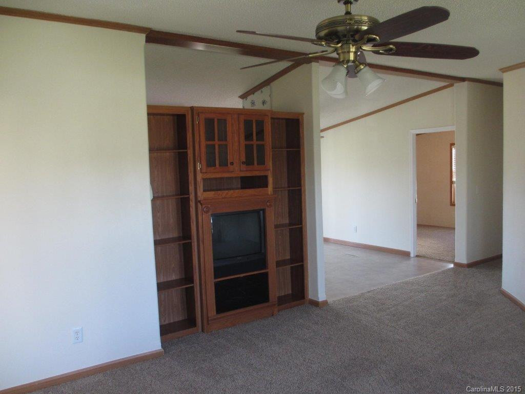 444 Sassafras Drive - Photo 2