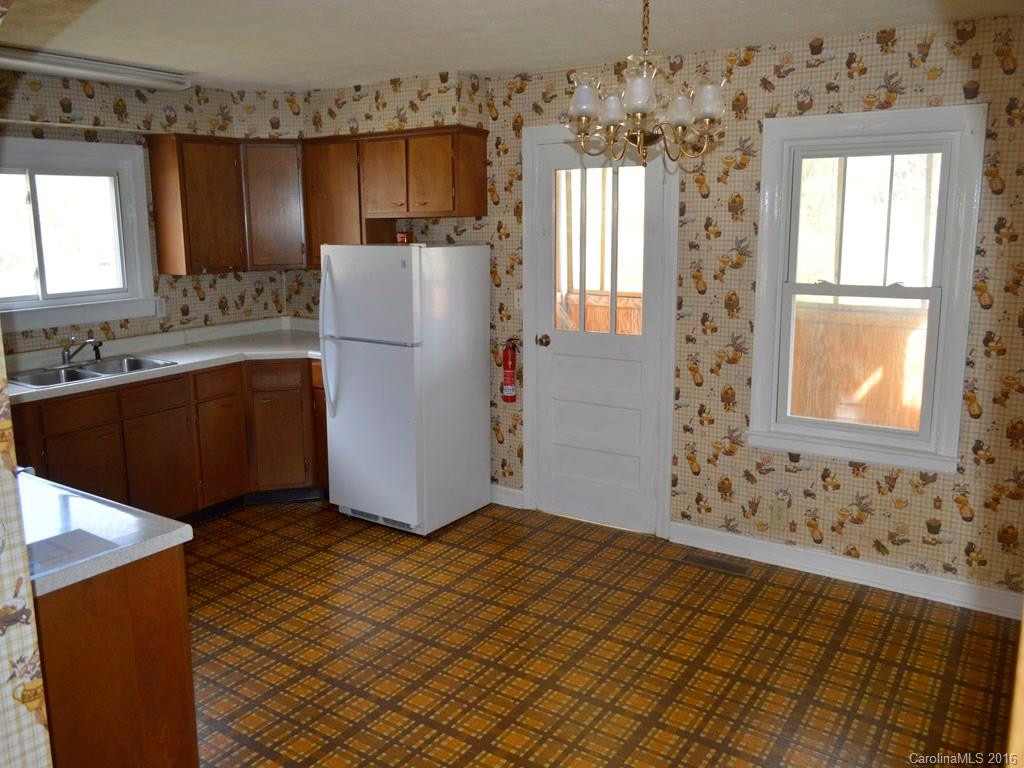 422 Village Road - Photo 3