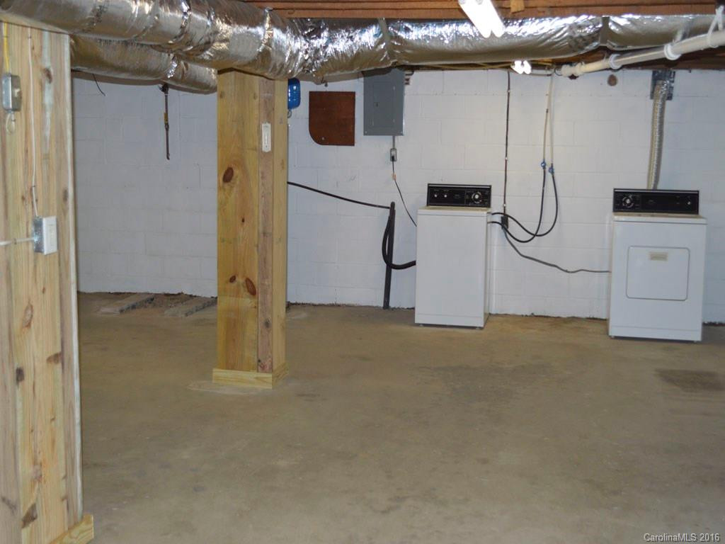 422 Village Road - Photo 10