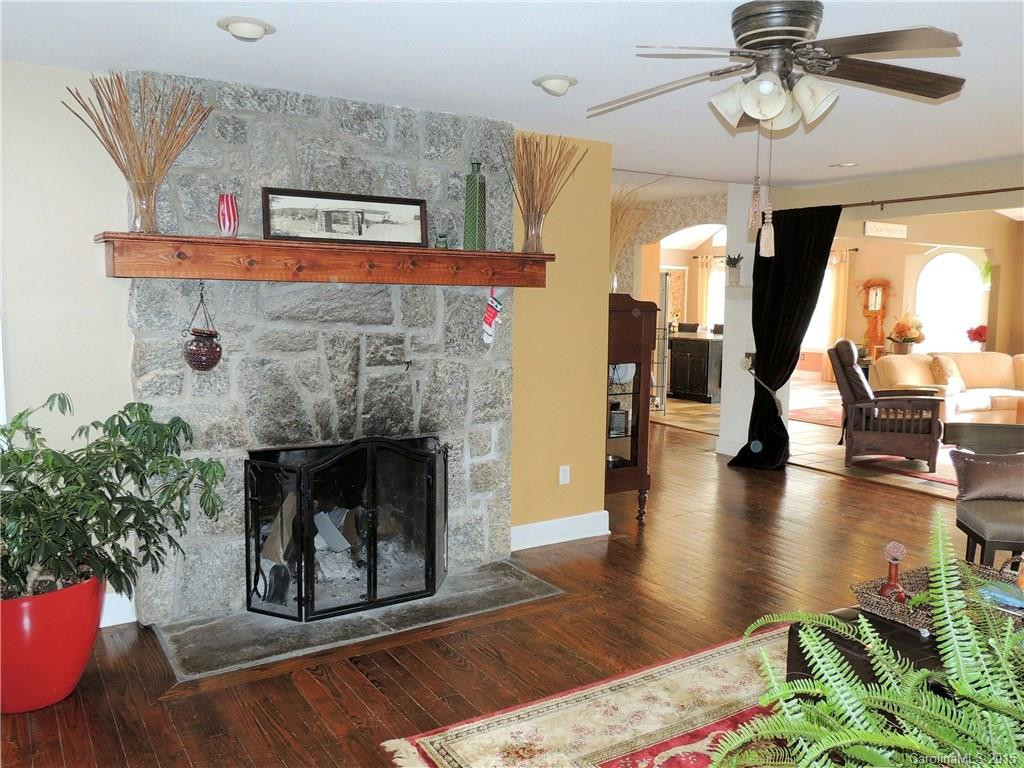 935 Ransier Drive - Photo 3