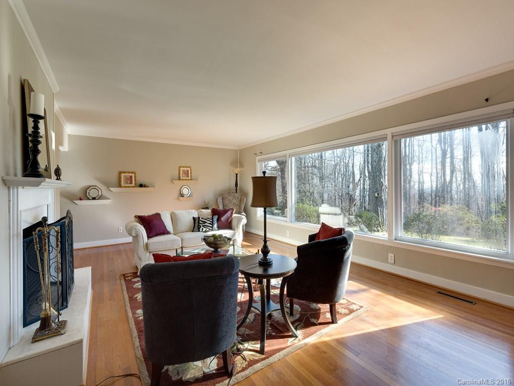 106 Skyway Drive - Photo 4