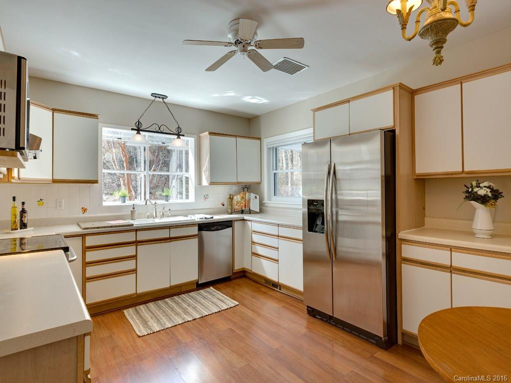 106 Skyway Drive - Photo 9