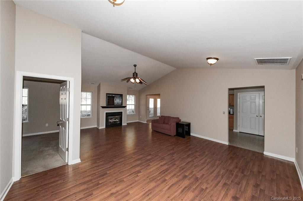 68 Wiltshire Circle #. - Photo 3