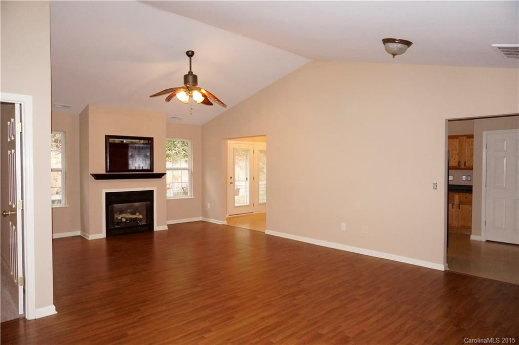 68 Wiltshire Circle #. - Photo 4