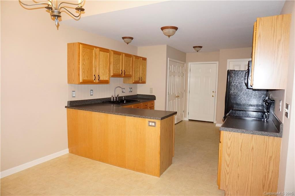 68 Wiltshire Circle #. - Photo 6
