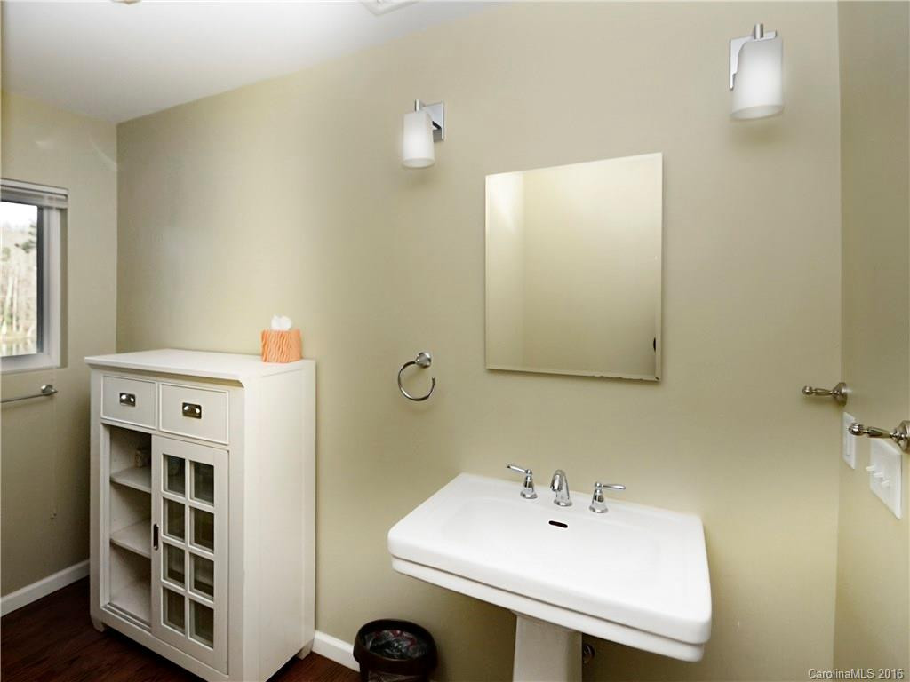 8 Shore Drive - Photo 9