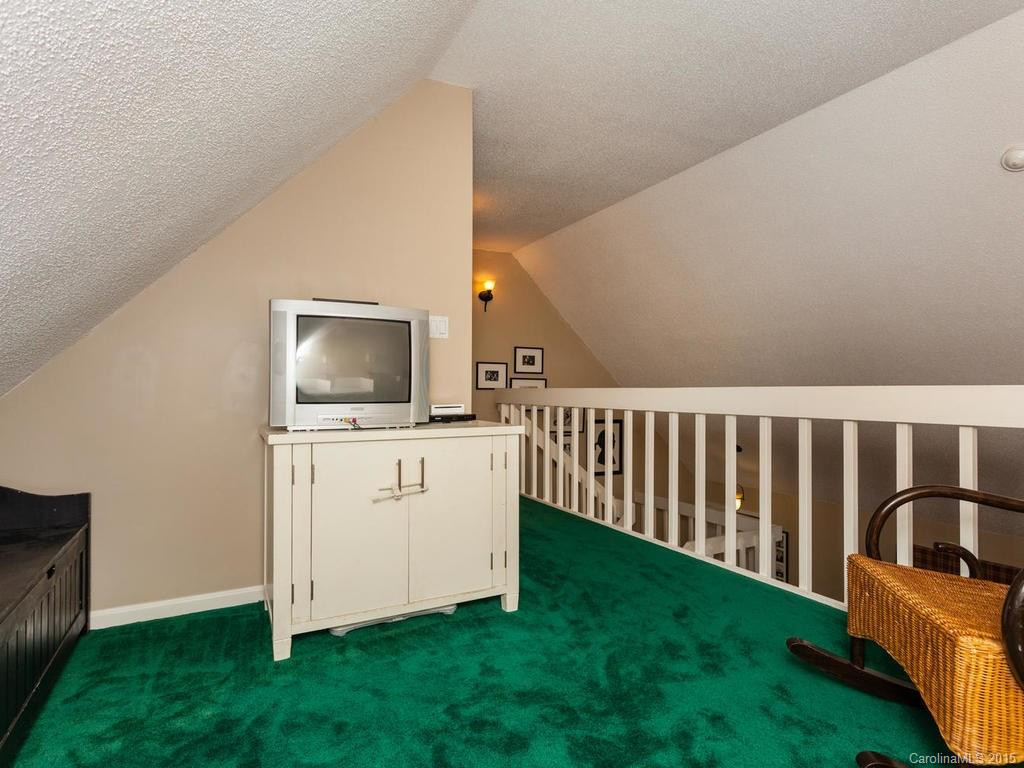 221 Pine Cove Lane - Photo 14