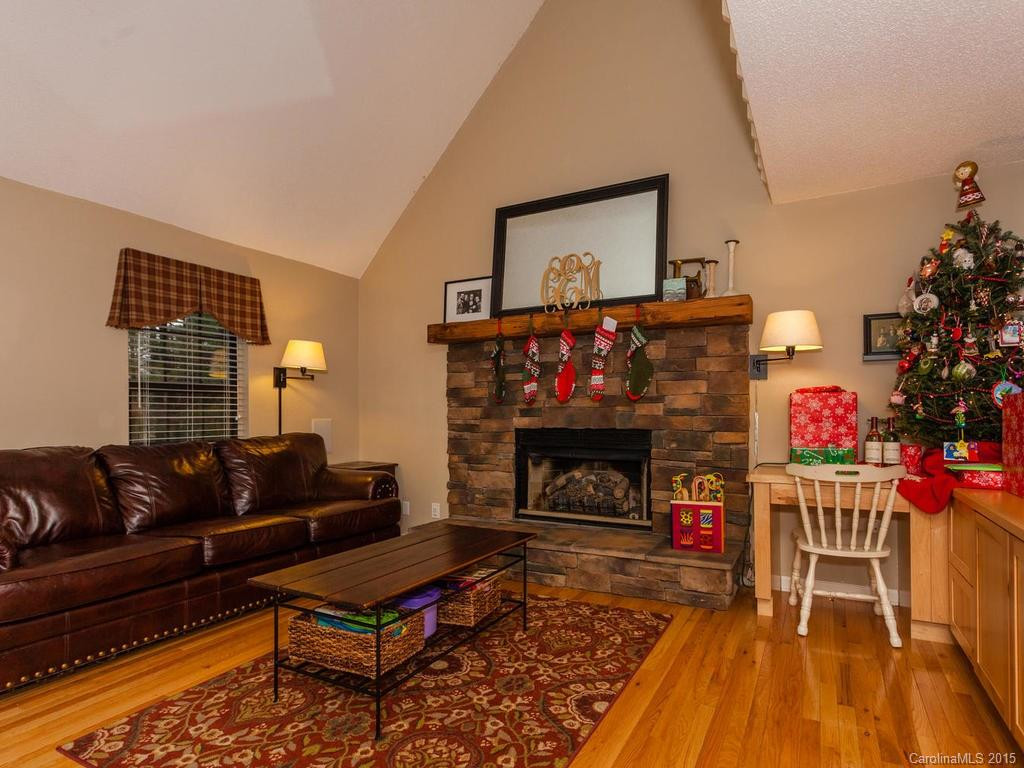 221 Pine Cove Lane - Photo 3